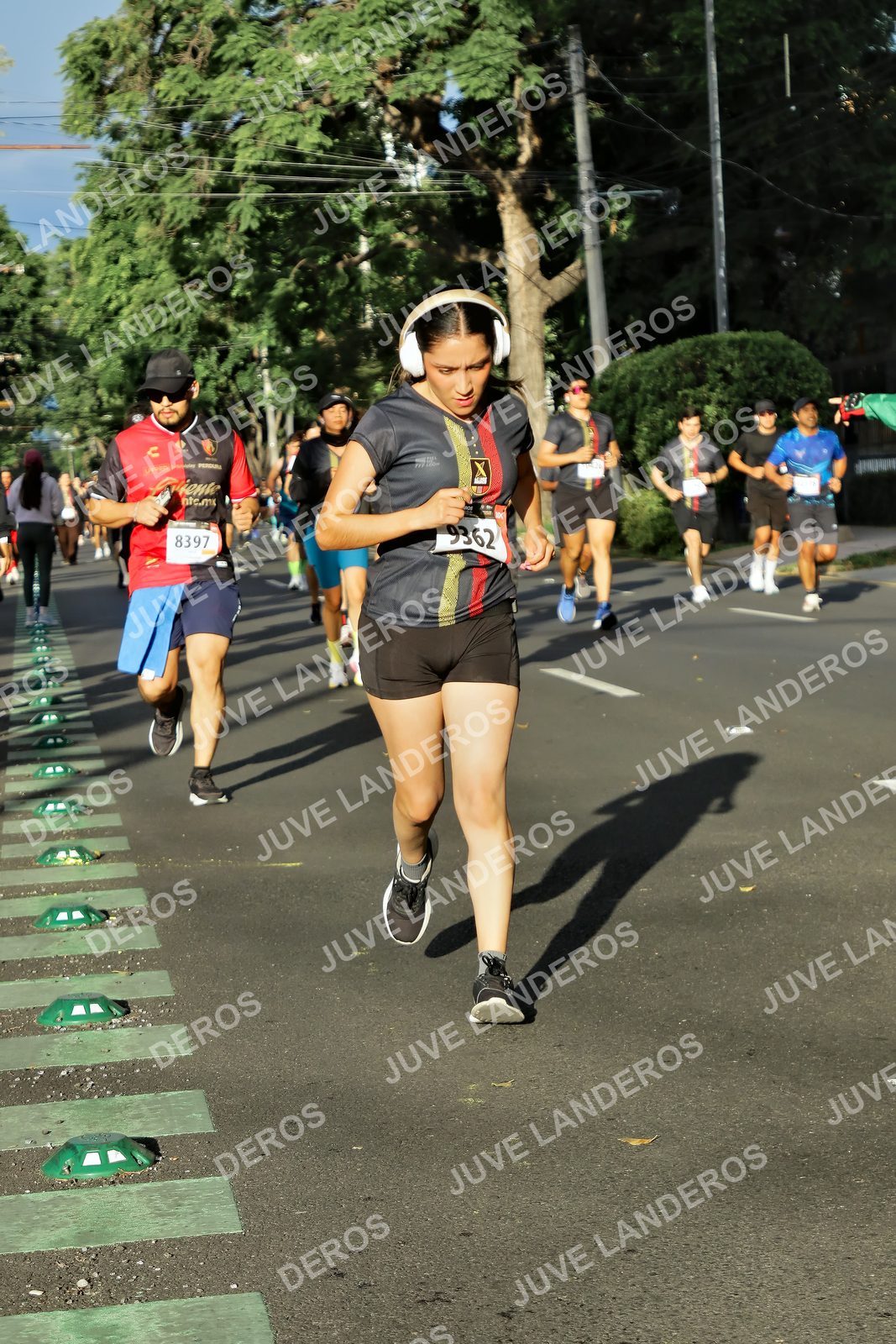 Foto de la X Carrera Leones Negros Red Cola 2026 en Rectoría General de la UdeG, Av. Juárez 976 (meta en Av. Enrique Díaz de León y Pedro Moreno), Guadalajara a las 07:50 · dorsal 8397, 9362