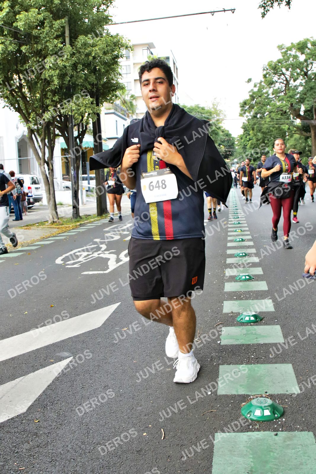 Foto de la X Carrera Leones Negros Red Cola 2026 en Rectoría General de la UdeG, Av. Juárez 976 (meta en Av. Enrique Díaz de León y Pedro Moreno), Guadalajara a las 07:16 · dorsal 648, 6336