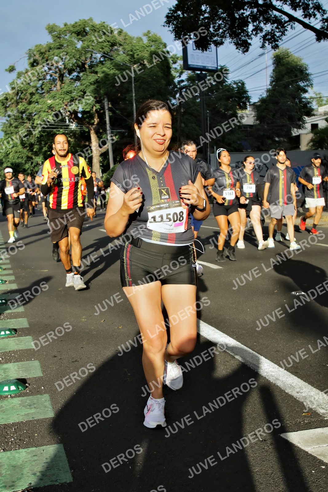 Foto de la X Carrera Leones Negros Red Cola 2026 en Rectoría General de la UdeG, Av. Juárez 976 (meta en Av. Enrique Díaz de León y Pedro Moreno), Guadalajara a las 07:51 · dorsal 9163, 11508