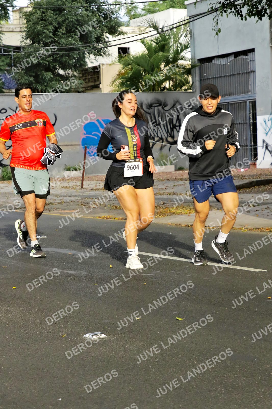 Foto de la X Carrera Leones Negros Red Cola 2026 en Rectoría General de la UdeG, Av. Juárez 976 (meta en Av. Enrique Díaz de León y Pedro Moreno), Guadalajara a las 08:05 · dorsal 9604, 100