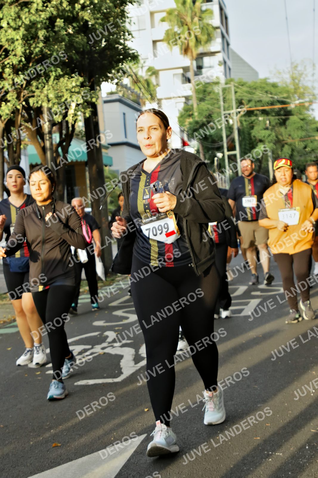 Foto de la X Carrera Leones Negros Red Cola 2026 en Rectoría General de la UdeG, Av. Juárez 976 (meta en Av. Enrique Díaz de León y Pedro Moreno), Guadalajara a las 07:23 · dorsal 7099, 3147