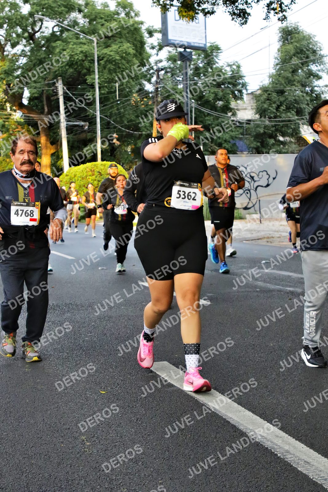 Foto de la X Carrera Leones Negros Red Cola 2026 en Rectoría General de la UdeG, Av. Juárez 976 (meta en Av. Enrique Díaz de León y Pedro Moreno), Guadalajara a las 05:07 · dorsal 5362, 4768