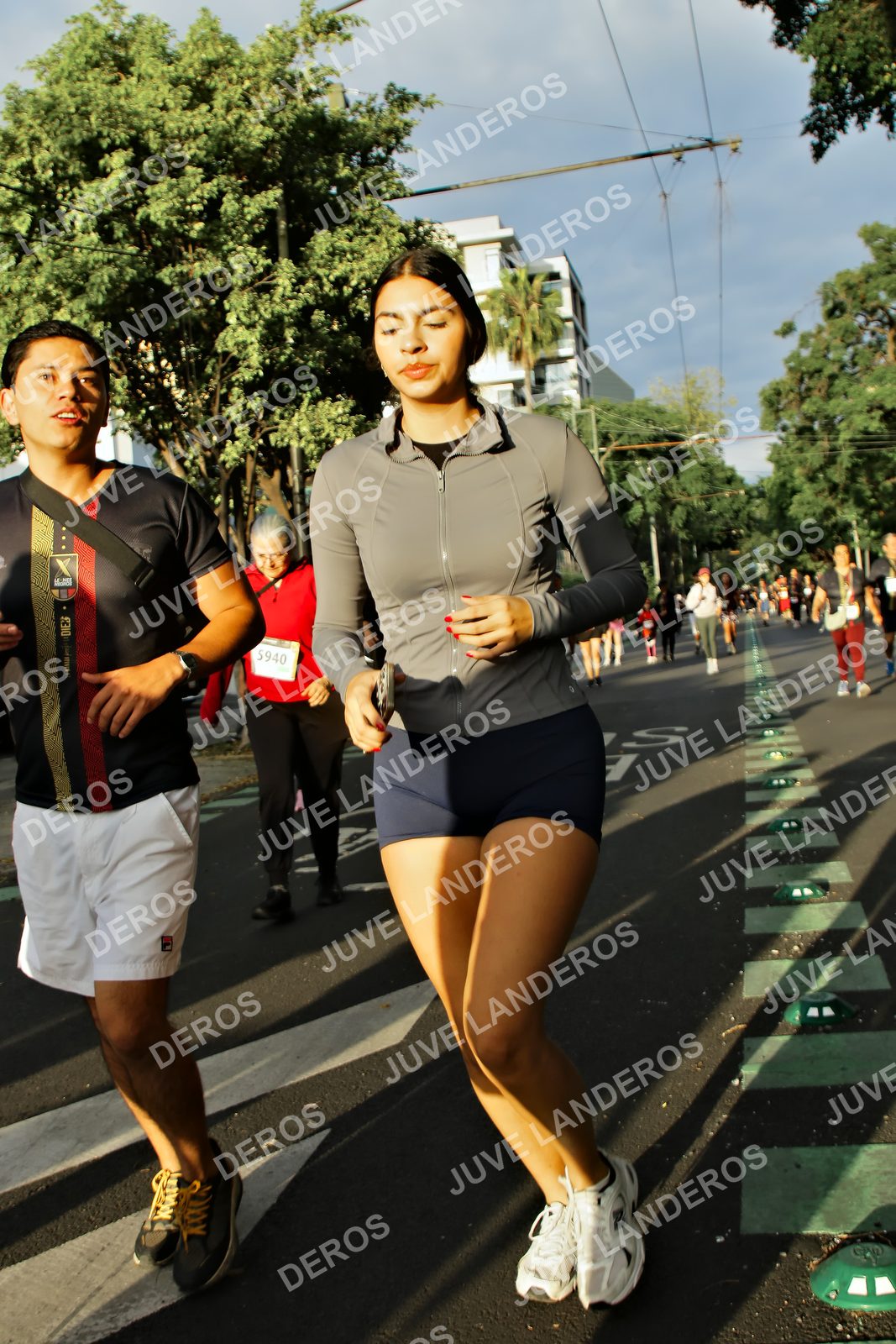 Foto de la X Carrera Leones Negros Red Cola 2026 en Rectoría General de la UdeG, Av. Juárez 976 (meta en Av. Enrique Díaz de León y Pedro Moreno), Guadalajara a las 07:29 · dorsal 5940