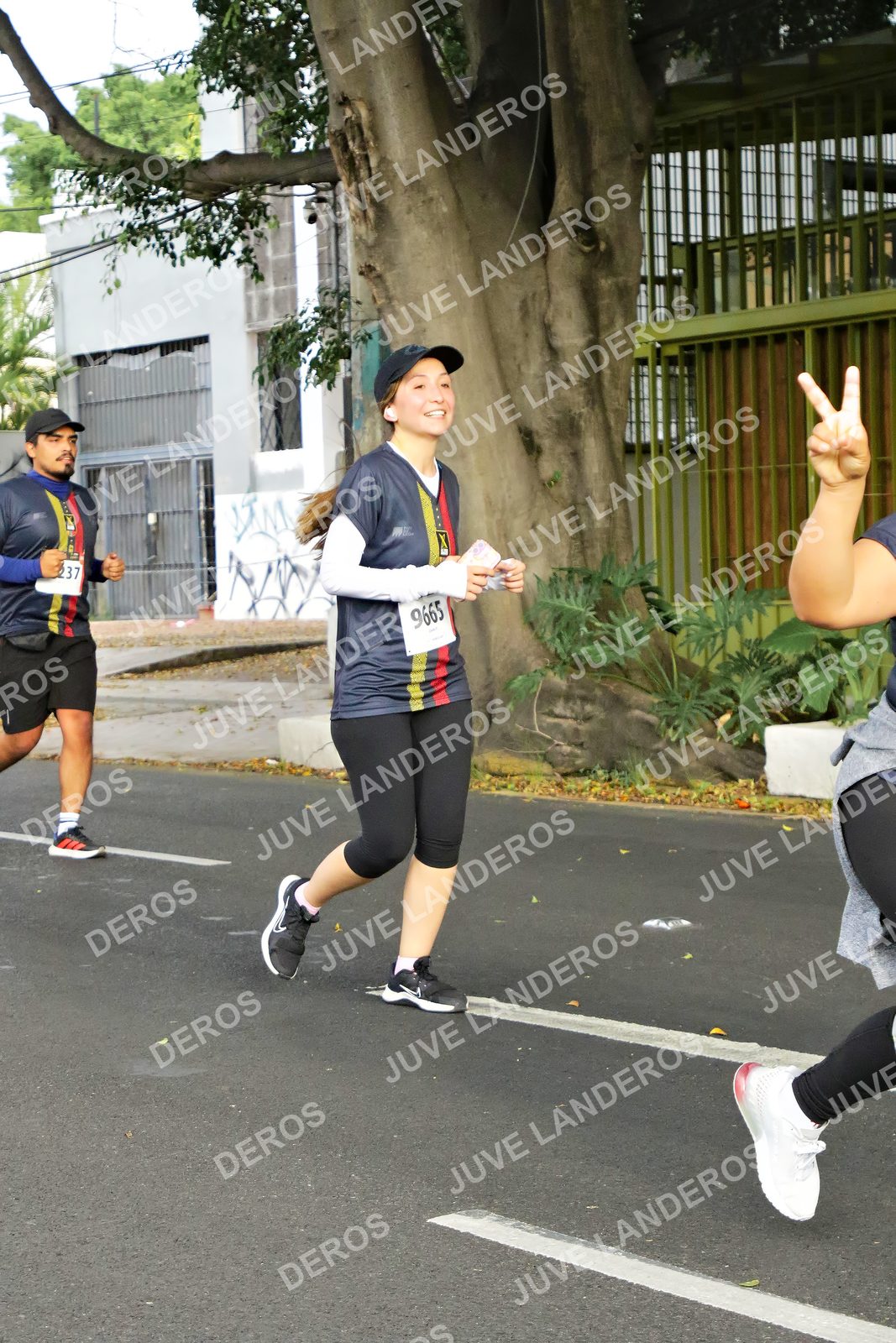Foto de la X Carrera Leones Negros Red Cola 2026 en Rectoría General de la UdeG, Av. Juárez 976 (meta en Av. Enrique Díaz de León y Pedro Moreno), Guadalajara a las 08:19 · dorsal 9665, 37