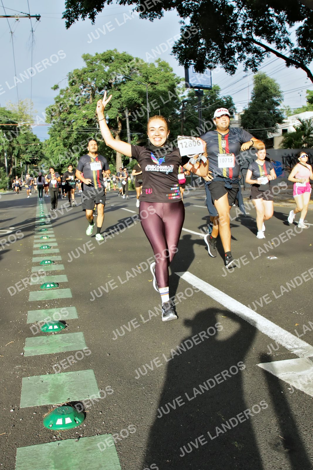 Foto de la X Carrera Leones Negros Red Cola 2026 en Rectoría General de la UdeG, Av. Juárez 976 (meta en Av. Enrique Díaz de León y Pedro Moreno), Guadalajara a las 07:59 · dorsal 10715, 12806