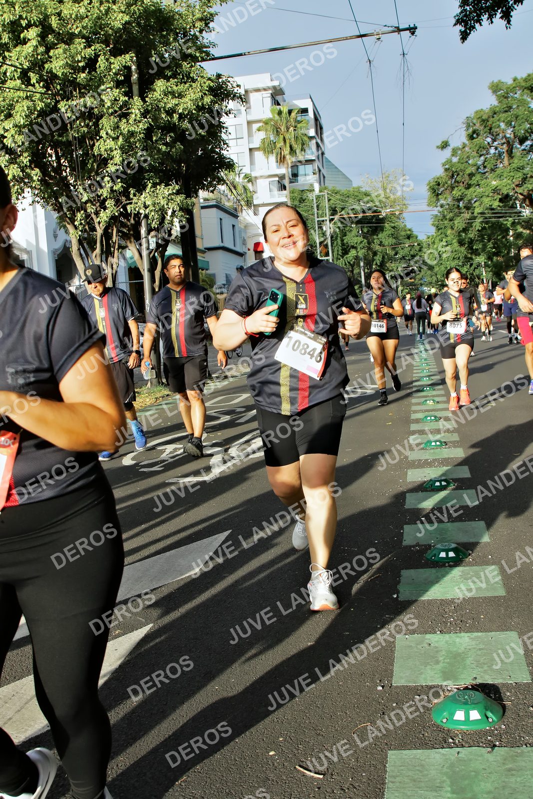 Foto de la X Carrera Leones Negros Red Cola 2026 en Rectoría General de la UdeG, Av. Juárez 976 (meta en Av. Enrique Díaz de León y Pedro Moreno), Guadalajara a las 07:58 · dorsal 846, 8075, 146