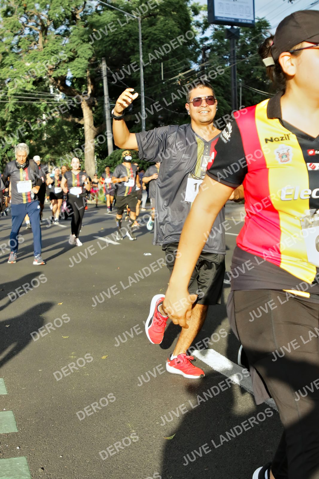 Foto de la X Carrera Leones Negros Red Cola 2026 en Rectoría General de la UdeG, Av. Juárez 976 (meta en Av. Enrique Díaz de León y Pedro Moreno), Guadalajara a las 07:45