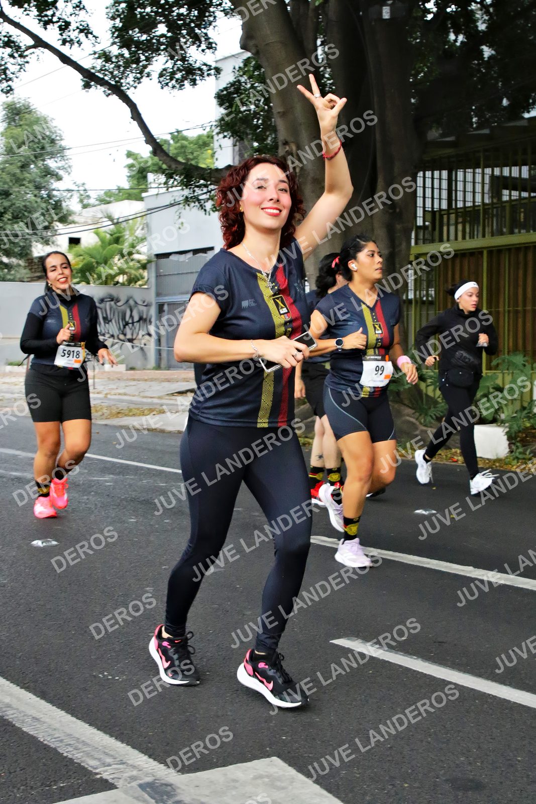 Foto de la X Carrera Leones Negros Red Cola 2026 en Rectoría General de la UdeG, Av. Juárez 976 (meta en Av. Enrique Díaz de León y Pedro Moreno), Guadalajara a las 05:11 · dorsal 99, 5918