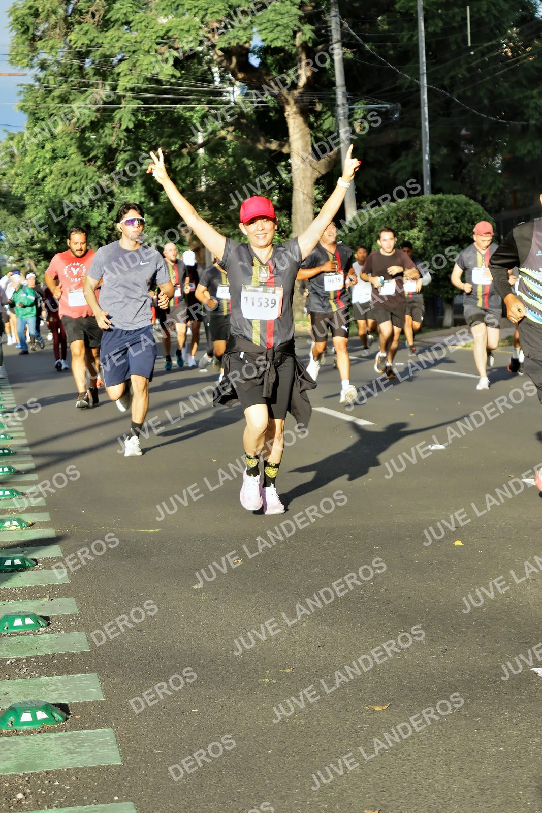 Foto de la X Carrera Leones Negros Red Cola 2026 en Rectoría General de la UdeG, Av. Juárez 976 (meta en Av. Enrique Díaz de León y Pedro Moreno), Guadalajara a las 07:48 · dorsal 11539, 9679