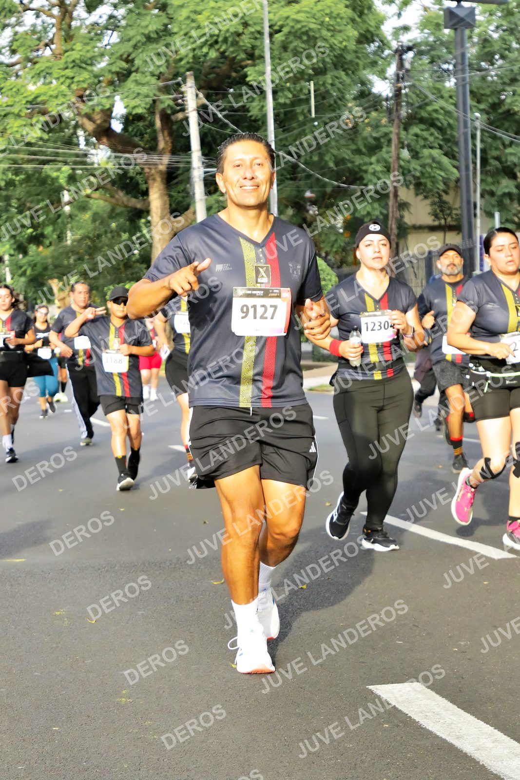 Foto de la X Carrera Leones Negros Red Cola 2026 en Rectoría General de la UdeG, Av. Juárez 976 (meta en Av. Enrique Díaz de León y Pedro Moreno), Guadalajara a las 08:05 · dorsal 9127