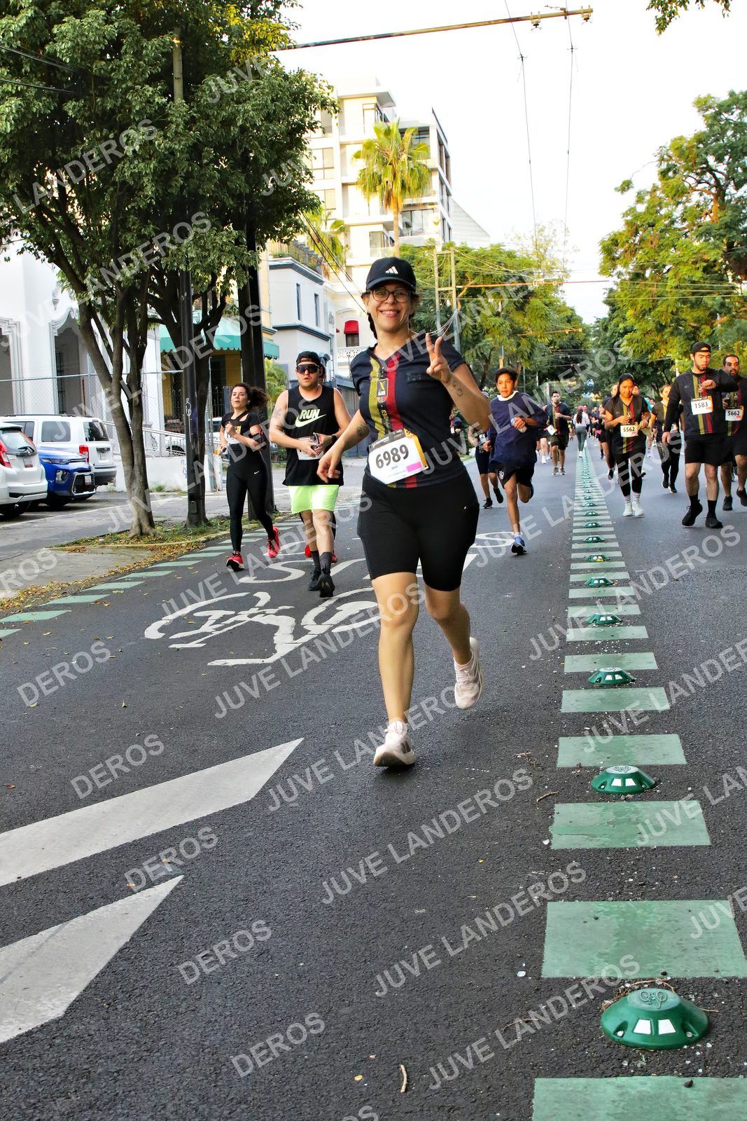 Foto de la X Carrera Leones Negros Red Cola 2026 en Rectoría General de la UdeG, Av. Juárez 976 (meta en Av. Enrique Díaz de León y Pedro Moreno), Guadalajara a las 05:07 · dorsal 6989, 1583