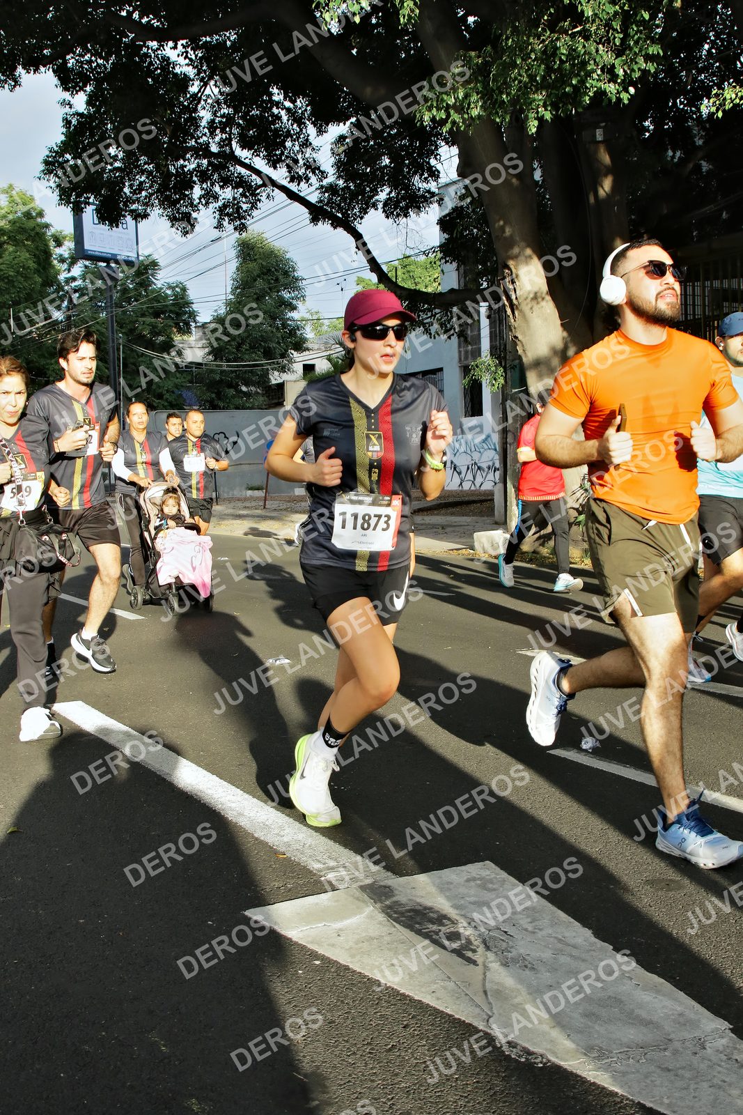 Foto de la X Carrera Leones Negros Red Cola 2026 en Rectoría General de la UdeG, Av. Juárez 976 (meta en Av. Enrique Díaz de León y Pedro Moreno), Guadalajara a las 07:45 · dorsal 11873
