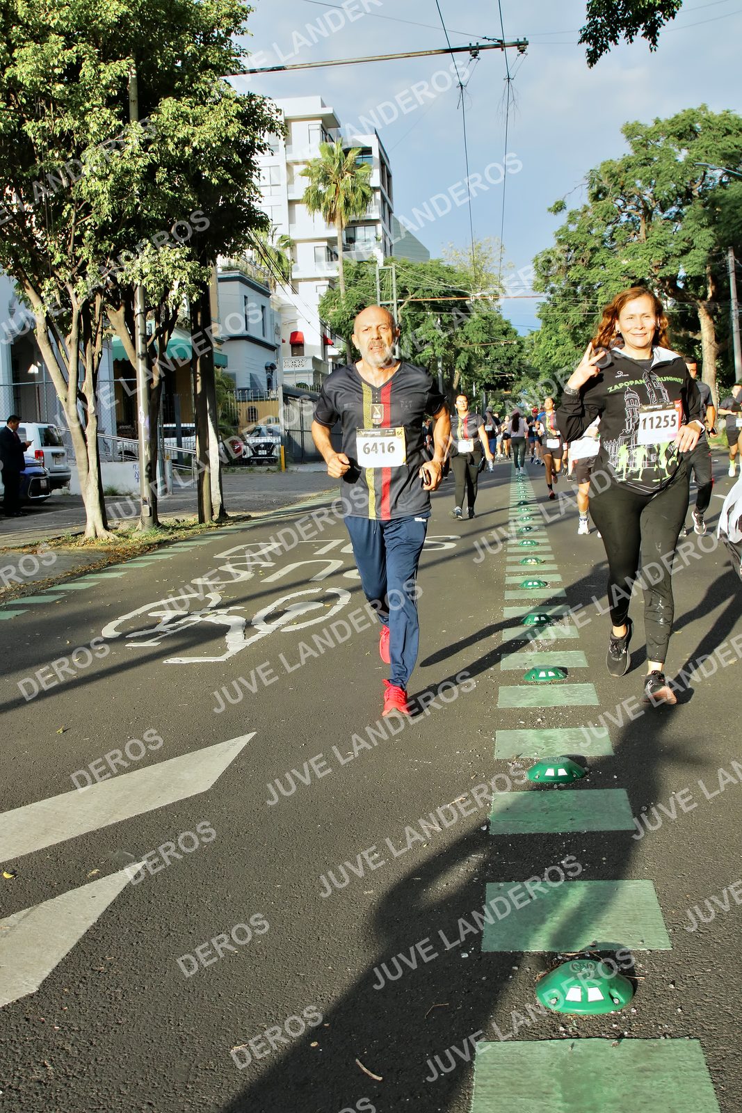 Foto de la X Carrera Leones Negros Red Cola 2026 en Rectoría General de la UdeG, Av. Juárez 976 (meta en Av. Enrique Díaz de León y Pedro Moreno), Guadalajara a las 07:44 · dorsal 6416, 11255