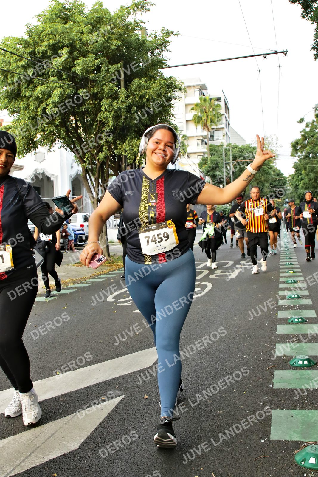 Foto de la X Carrera Leones Negros Red Cola 2026 en Rectoría General de la UdeG, Av. Juárez 976 (meta en Av. Enrique Díaz de León y Pedro Moreno), Guadalajara a las 07:20 · dorsal 7459, 1096, 4911
