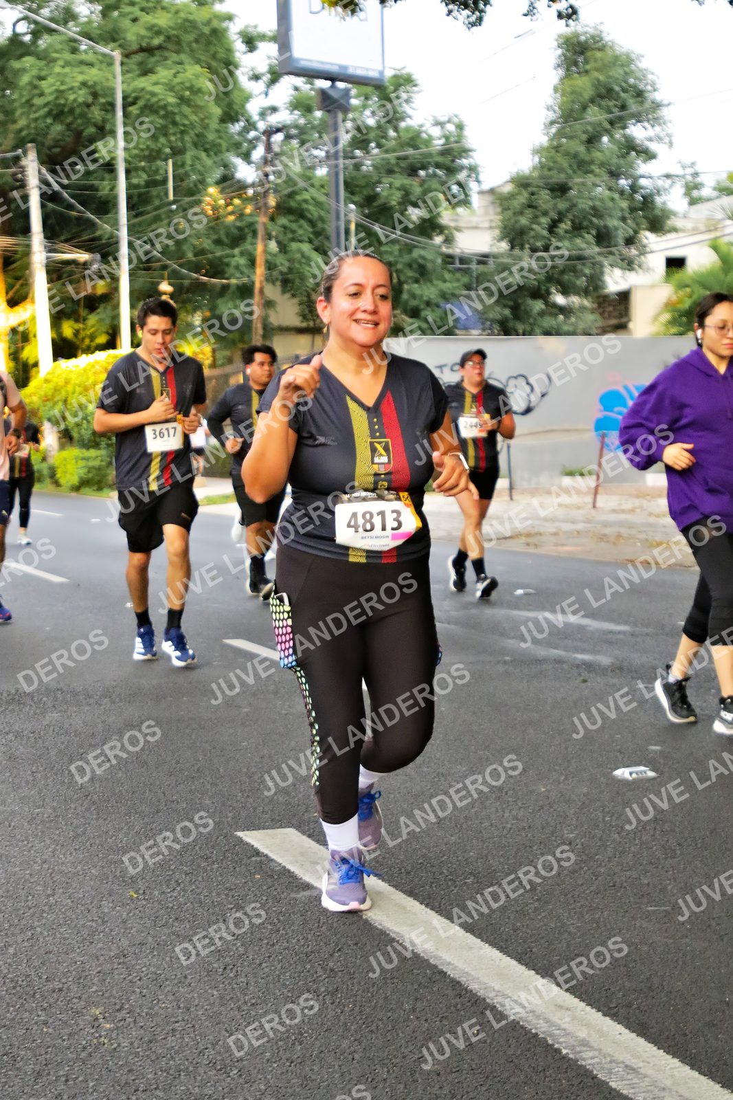 Foto de la X Carrera Leones Negros Red Cola 2026 en Rectoría General de la UdeG, Av. Juárez 976 (meta en Av. Enrique Díaz de León y Pedro Moreno), Guadalajara a las 05:03 · dorsal 4813, 3617