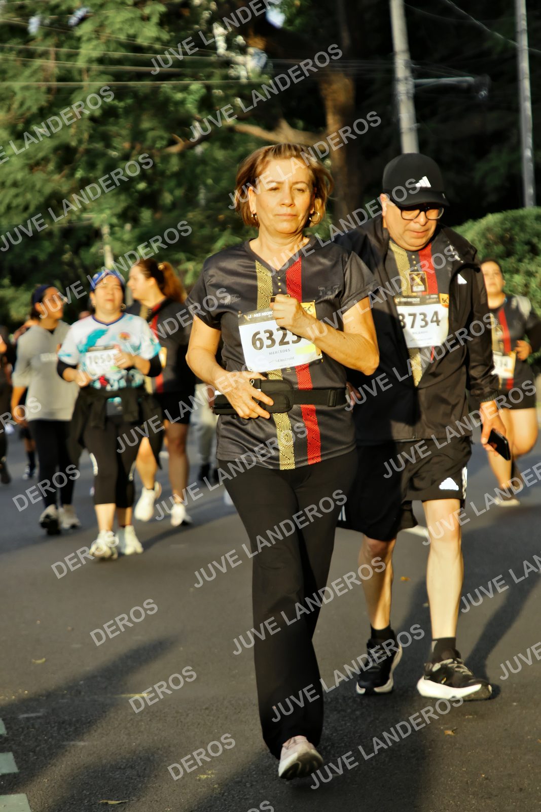Foto de la X Carrera Leones Negros Red Cola 2026 en Rectoría General de la UdeG, Av. Juárez 976 (meta en Av. Enrique Díaz de León y Pedro Moreno), Guadalajara a las 07:23 · dorsal 1050, 8734