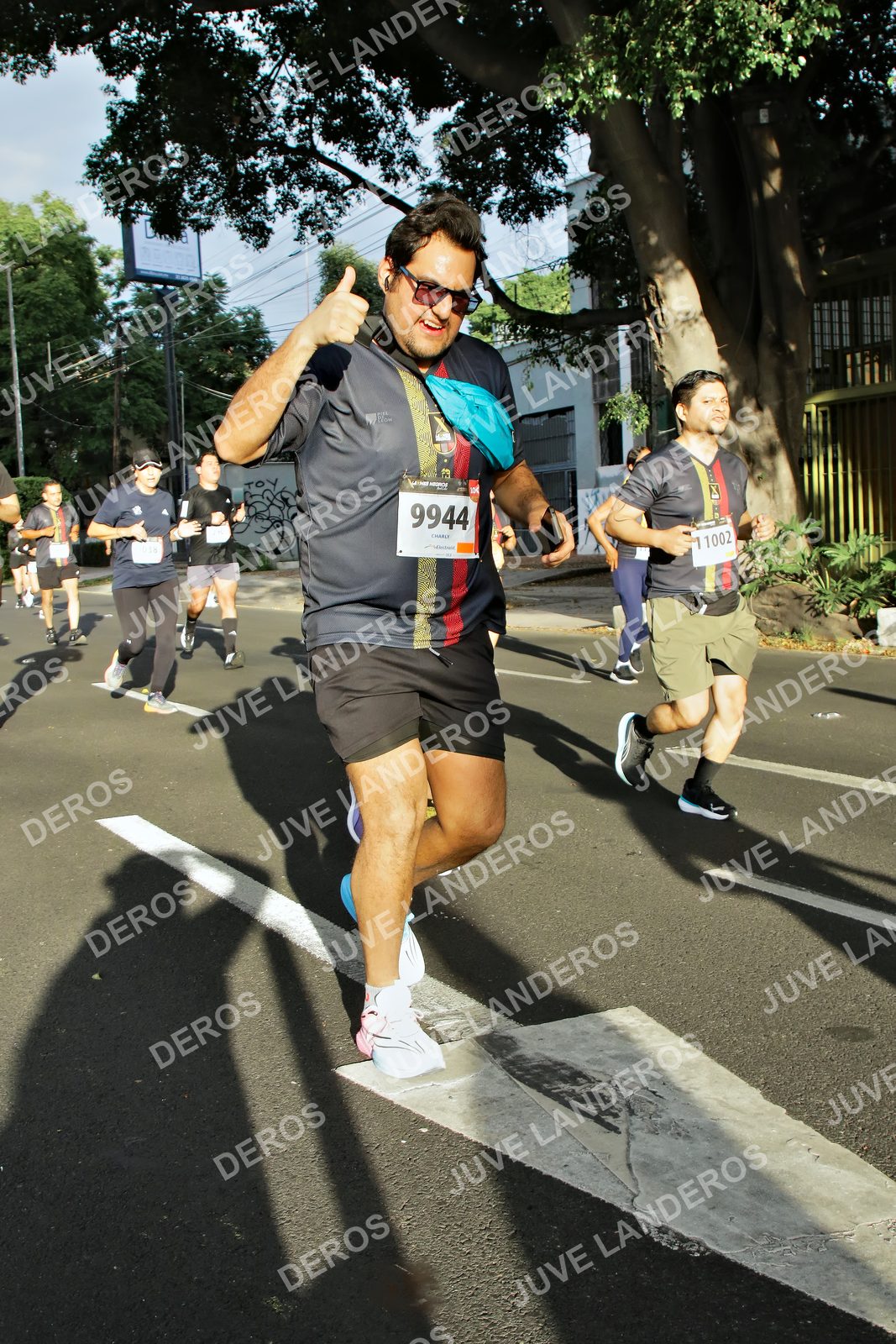 Foto de la X Carrera Leones Negros Red Cola 2026 en Rectoría General de la UdeG, Av. Juárez 976 (meta en Av. Enrique Díaz de León y Pedro Moreno), Guadalajara a las 07:46 · dorsal 9944, 1002