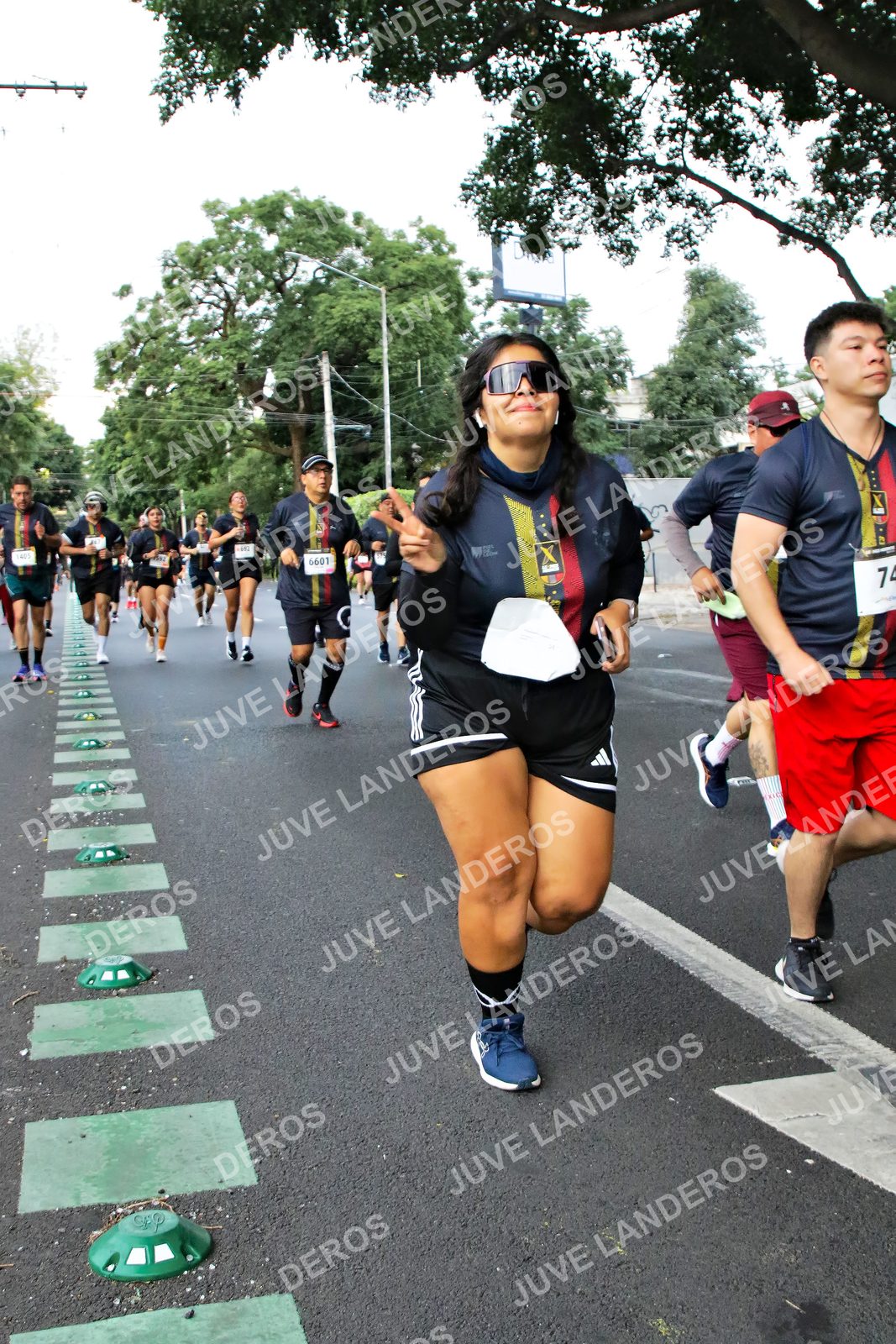 Foto de la X Carrera Leones Negros Red Cola 2026 en Rectoría General de la UdeG, Av. Juárez 976 (meta en Av. Enrique Díaz de León y Pedro Moreno), Guadalajara a las 05:11 · dorsal 6601, 74