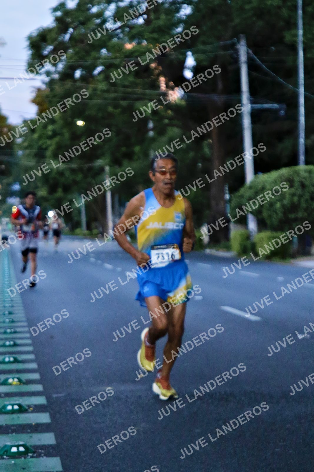 Foto de la X Carrera Leones Negros Red Cola 2026 en Rectoría General de la UdeG, Av. Juárez 976 (meta en Av. Enrique Díaz de León y Pedro Moreno), Guadalajara a las 04:53 · dorsal 7316