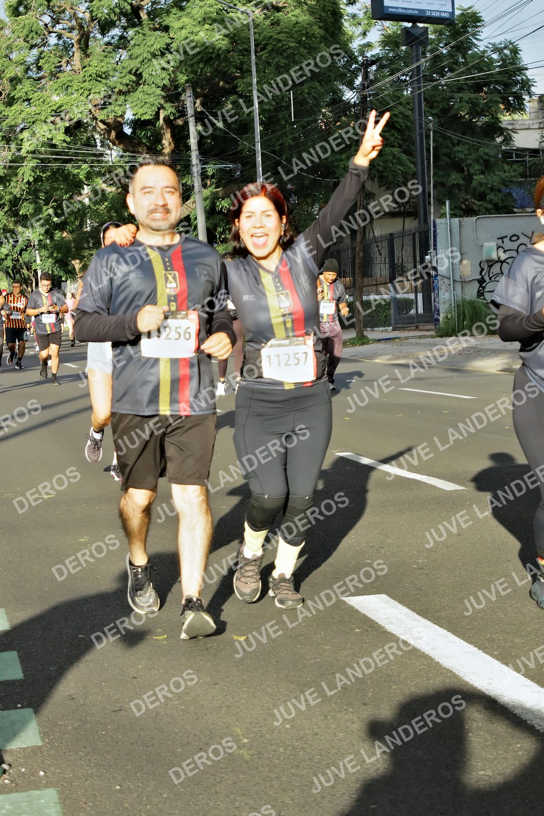 Foto de la X Carrera Leones Negros Red Cola 2026 en Rectoría General de la UdeG, Av. Juárez 976 (meta en Av. Enrique Díaz de León y Pedro Moreno), Guadalajara a las 07:55 · dorsal 256, 11257
