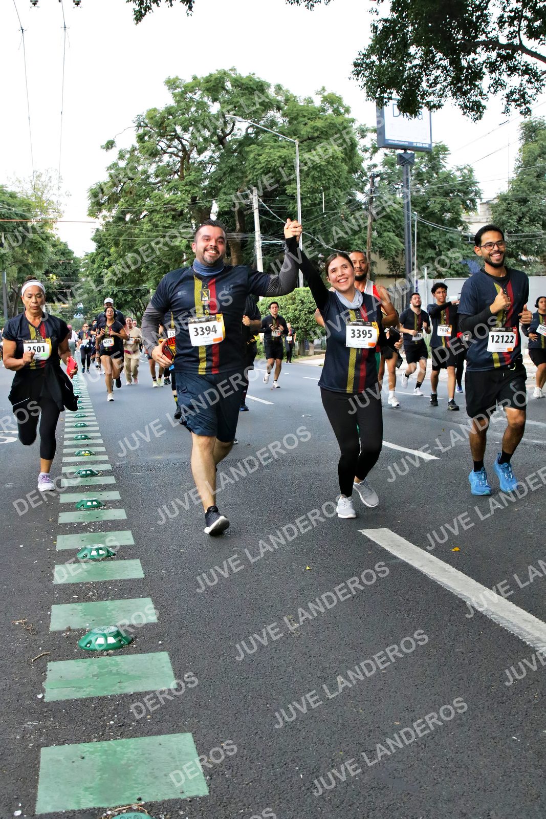 Foto de la X Carrera Leones Negros Red Cola 2026 en Rectoría General de la UdeG, Av. Juárez 976 (meta en Av. Enrique Díaz de León y Pedro Moreno), Guadalajara a las 05:10 · dorsal 3394, 12122, 2501
