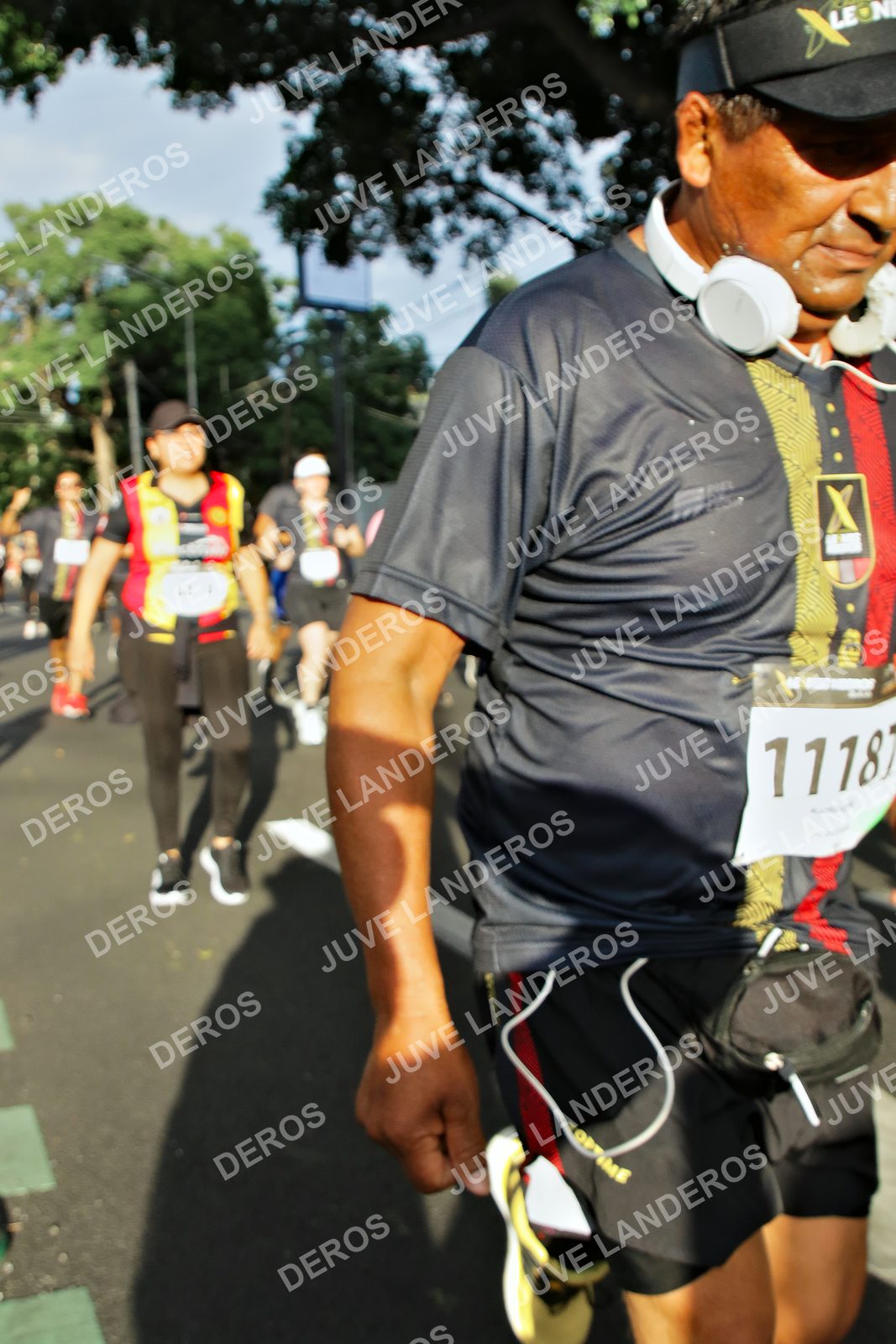 Foto de la X Carrera Leones Negros Red Cola 2026 en Rectoría General de la UdeG, Av. Juárez 976 (meta en Av. Enrique Díaz de León y Pedro Moreno), Guadalajara a las 07:45 · dorsal 11181