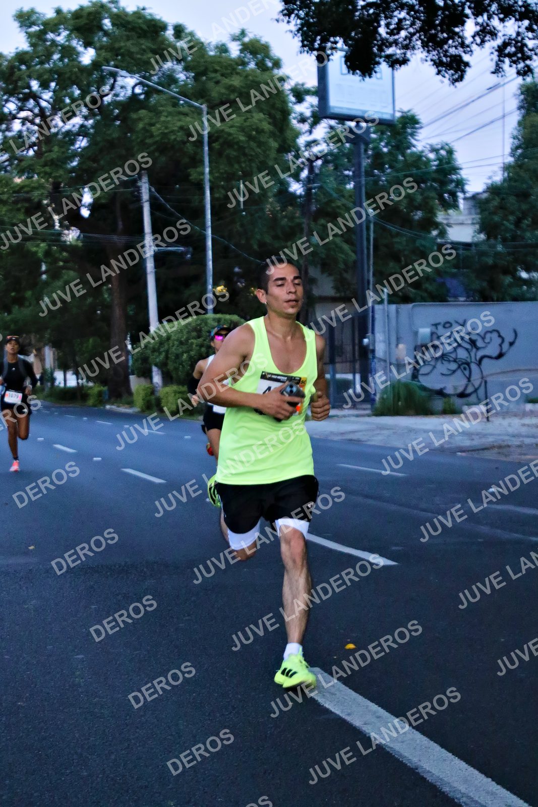 Foto de la X Carrera Leones Negros Red Cola 2026 en Rectoría General de la UdeG, Av. Juárez 976 (meta en Av. Enrique Díaz de León y Pedro Moreno), Guadalajara a las 04:51
