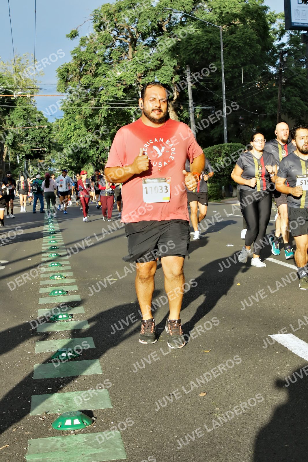 Foto de la X Carrera Leones Negros Red Cola 2026 en Rectoría General de la UdeG, Av. Juárez 976 (meta en Av. Enrique Díaz de León y Pedro Moreno), Guadalajara a las 07:48 · dorsal 11033, 51