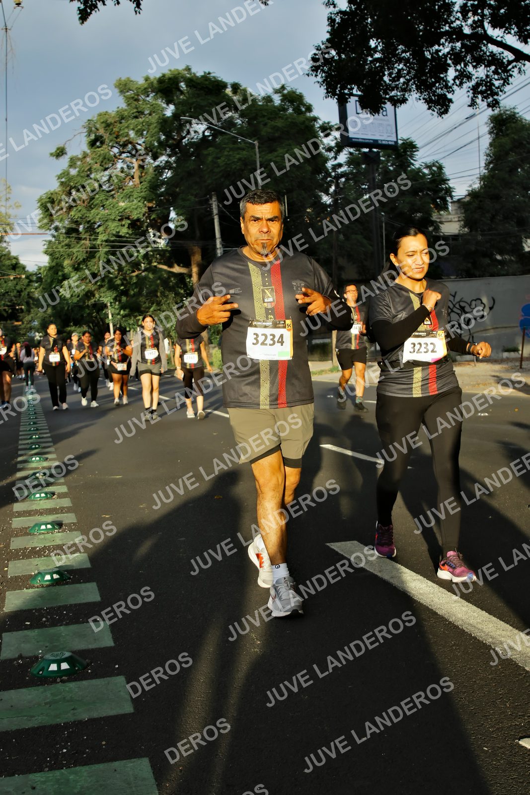 Foto de la X Carrera Leones Negros Red Cola 2026 en Rectoría General de la UdeG, Av. Juárez 976 (meta en Av. Enrique Díaz de León y Pedro Moreno), Guadalajara a las 07:25 · dorsal 3232