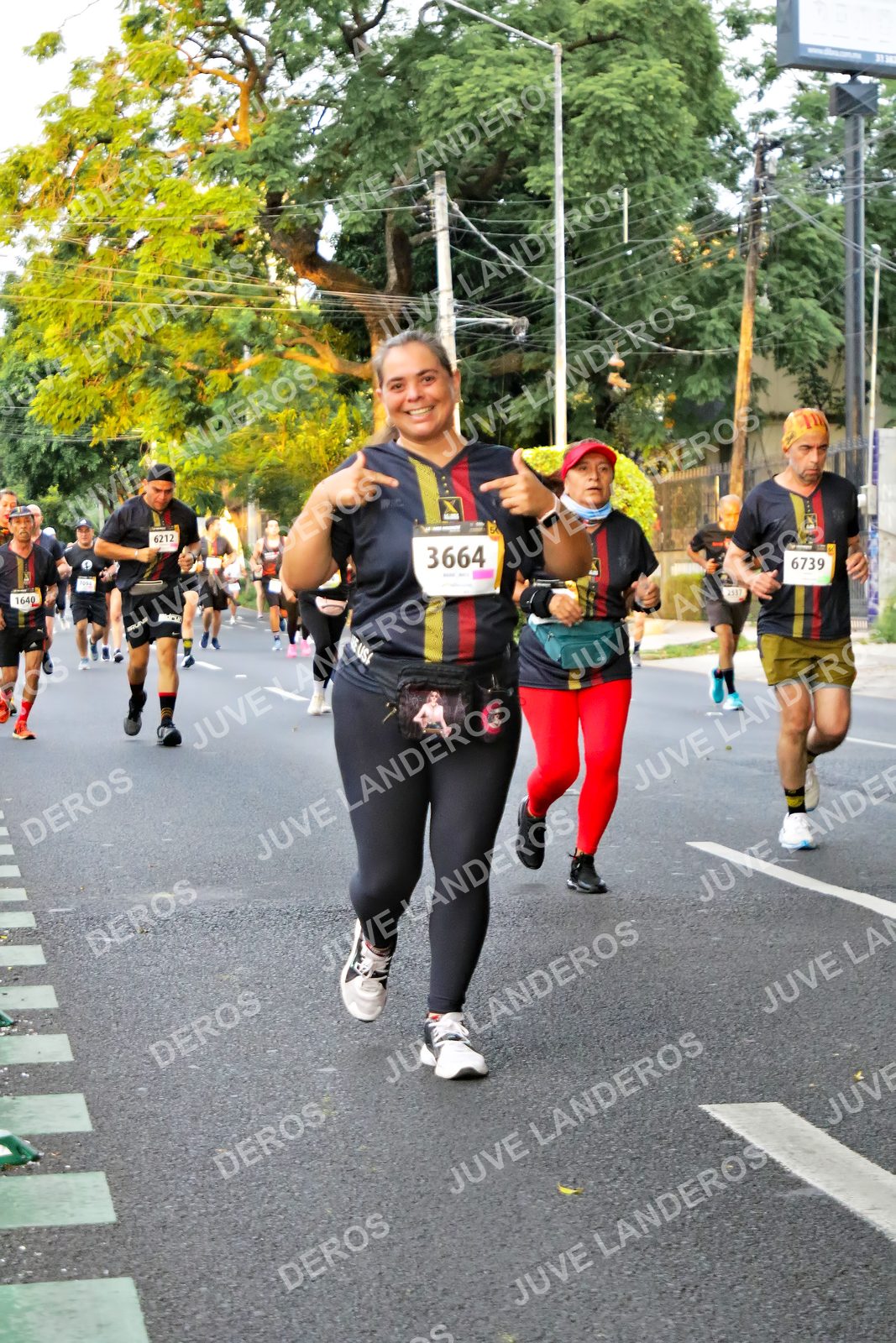 Foto de la X Carrera Leones Negros Red Cola 2026 en Rectoría General de la UdeG, Av. Juárez 976 (meta en Av. Enrique Díaz de León y Pedro Moreno), Guadalajara a las 05:05 · dorsal 6739, 3664, 6212, 1640