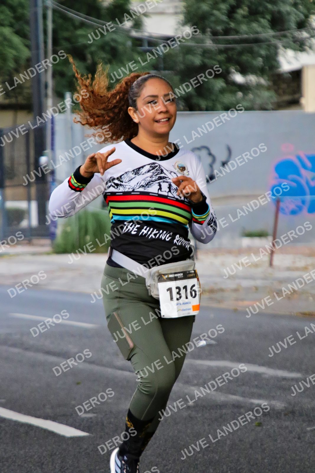 Foto de la X Carrera Leones Negros Red Cola 2026 en Rectoría General de la UdeG, Av. Juárez 976 (meta en Av. Enrique Díaz de León y Pedro Moreno), Guadalajara a las 04:57 · dorsal 1316
