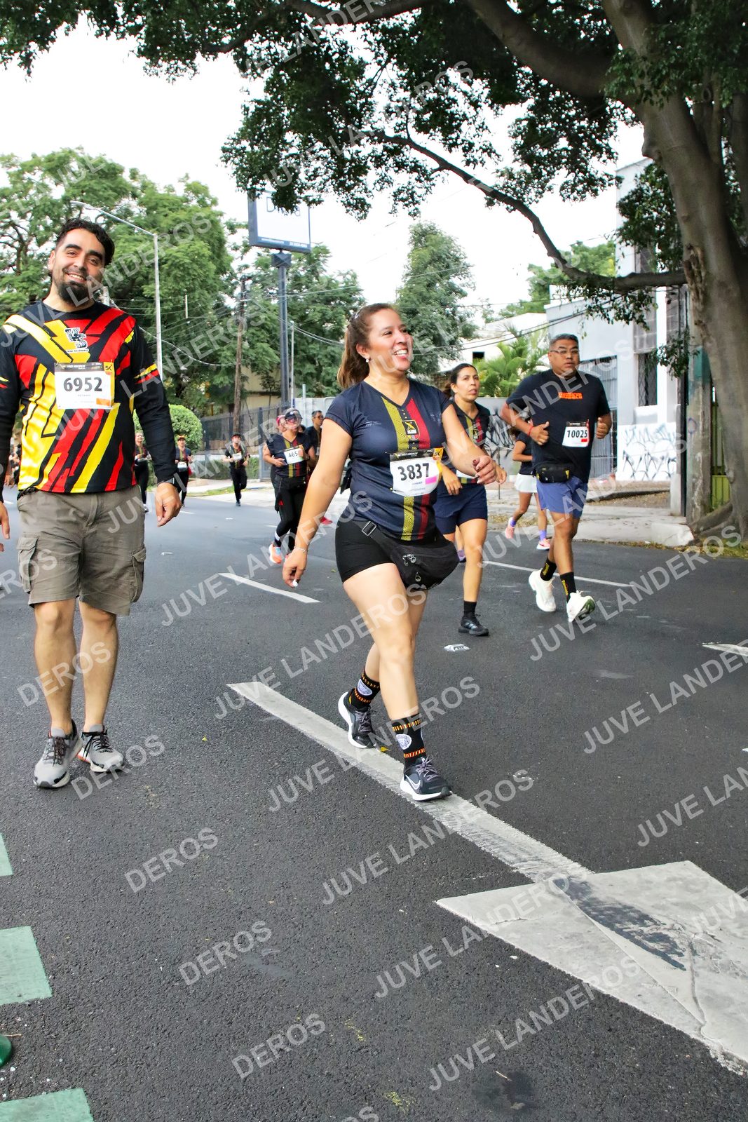 Foto de la X Carrera Leones Negros Red Cola 2026 en Rectoría General de la UdeG, Av. Juárez 976 (meta en Av. Enrique Díaz de León y Pedro Moreno), Guadalajara a las 05:13 · dorsal 3837, 10025