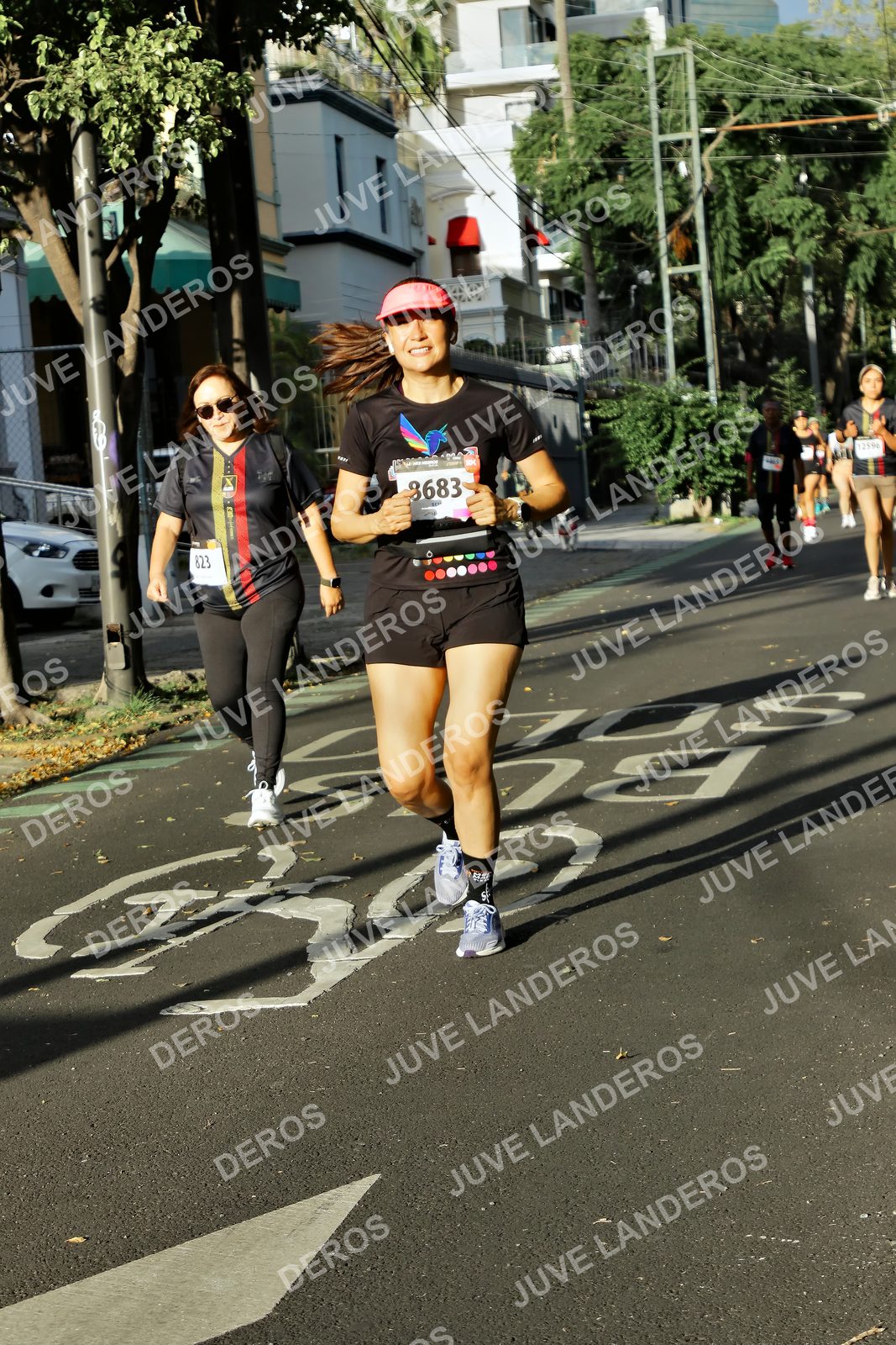 Foto de la X Carrera Leones Negros Red Cola 2026 en Rectoría General de la UdeG, Av. Juárez 976 (meta en Av. Enrique Díaz de León y Pedro Moreno), Guadalajara a las 07:52 · dorsal 823
