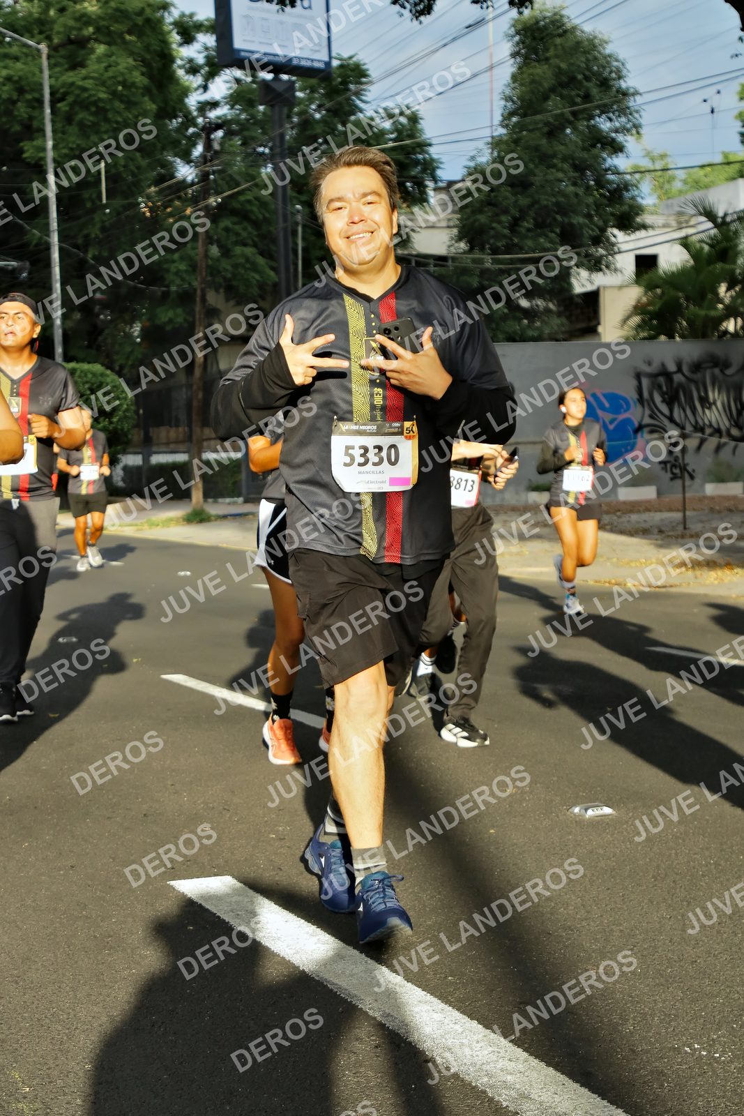 Foto de la X Carrera Leones Negros Red Cola 2026 en Rectoría General de la UdeG, Av. Juárez 976 (meta en Av. Enrique Díaz de León y Pedro Moreno), Guadalajara a las 07:40 · dorsal 5330