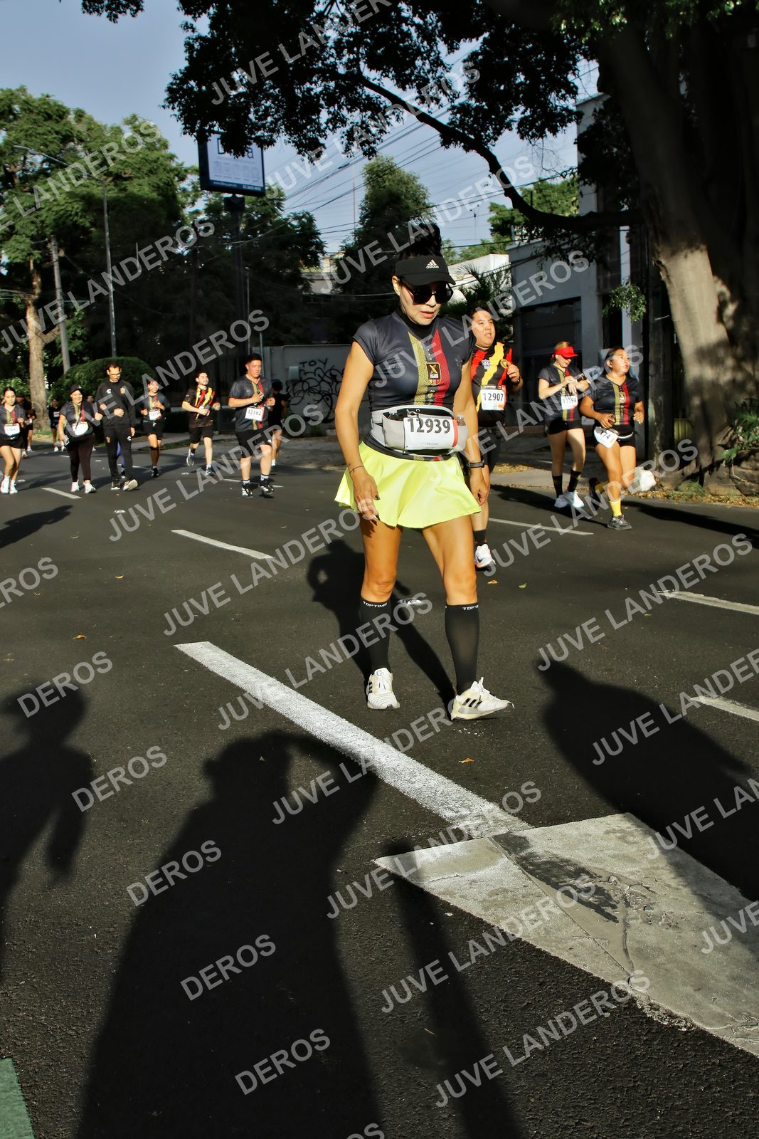 Foto de la X Carrera Leones Negros Red Cola 2026 en Rectoría General de la UdeG, Av. Juárez 976 (meta en Av. Enrique Díaz de León y Pedro Moreno), Guadalajara a las 08:00 · dorsal 12939, 12907