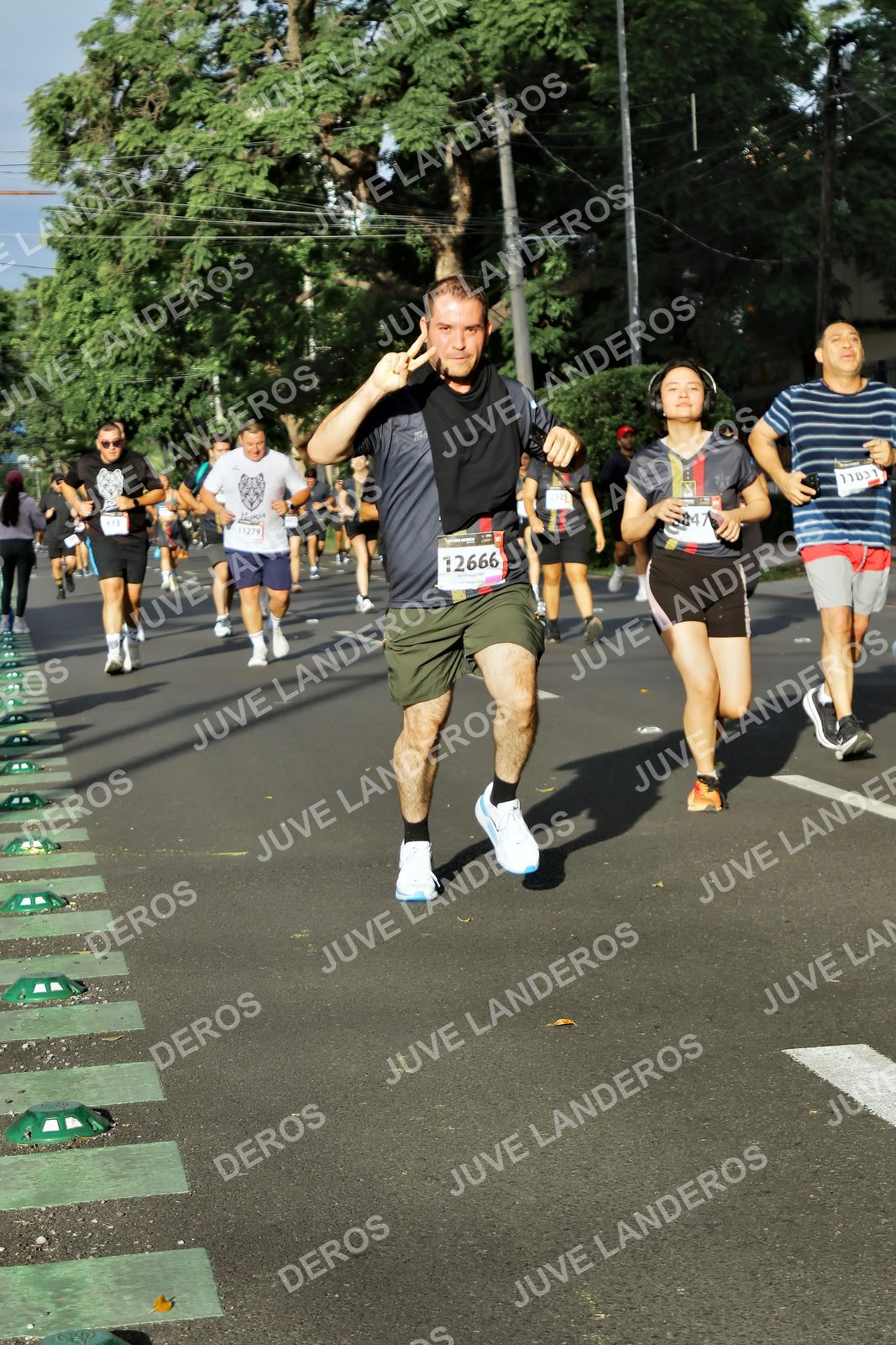 Foto de la X Carrera Leones Negros Red Cola 2026 en Rectoría General de la UdeG, Av. Juárez 976 (meta en Av. Enrique Díaz de León y Pedro Moreno), Guadalajara a las 08:00 · dorsal 12666, 11279