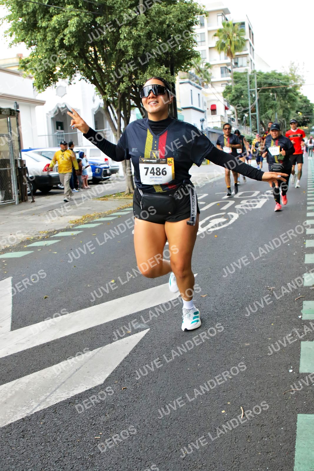 Foto de la X Carrera Leones Negros Red Cola 2026 en Rectoría General de la UdeG, Av. Juárez 976 (meta en Av. Enrique Díaz de León y Pedro Moreno), Guadalajara a las 07:15 · dorsal 7486
