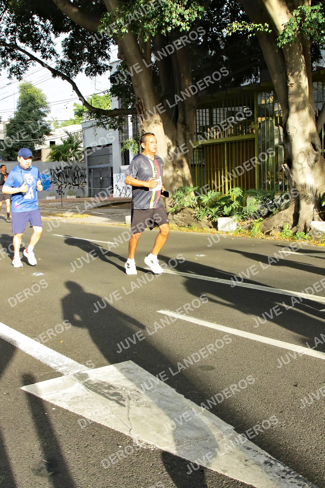 Foto de la X Carrera Leones Negros Red Cola 2026 en Rectoría General de la UdeG, Av. Juárez 976 (meta en Av. Enrique Díaz de León y Pedro Moreno), Guadalajara a las 07:58