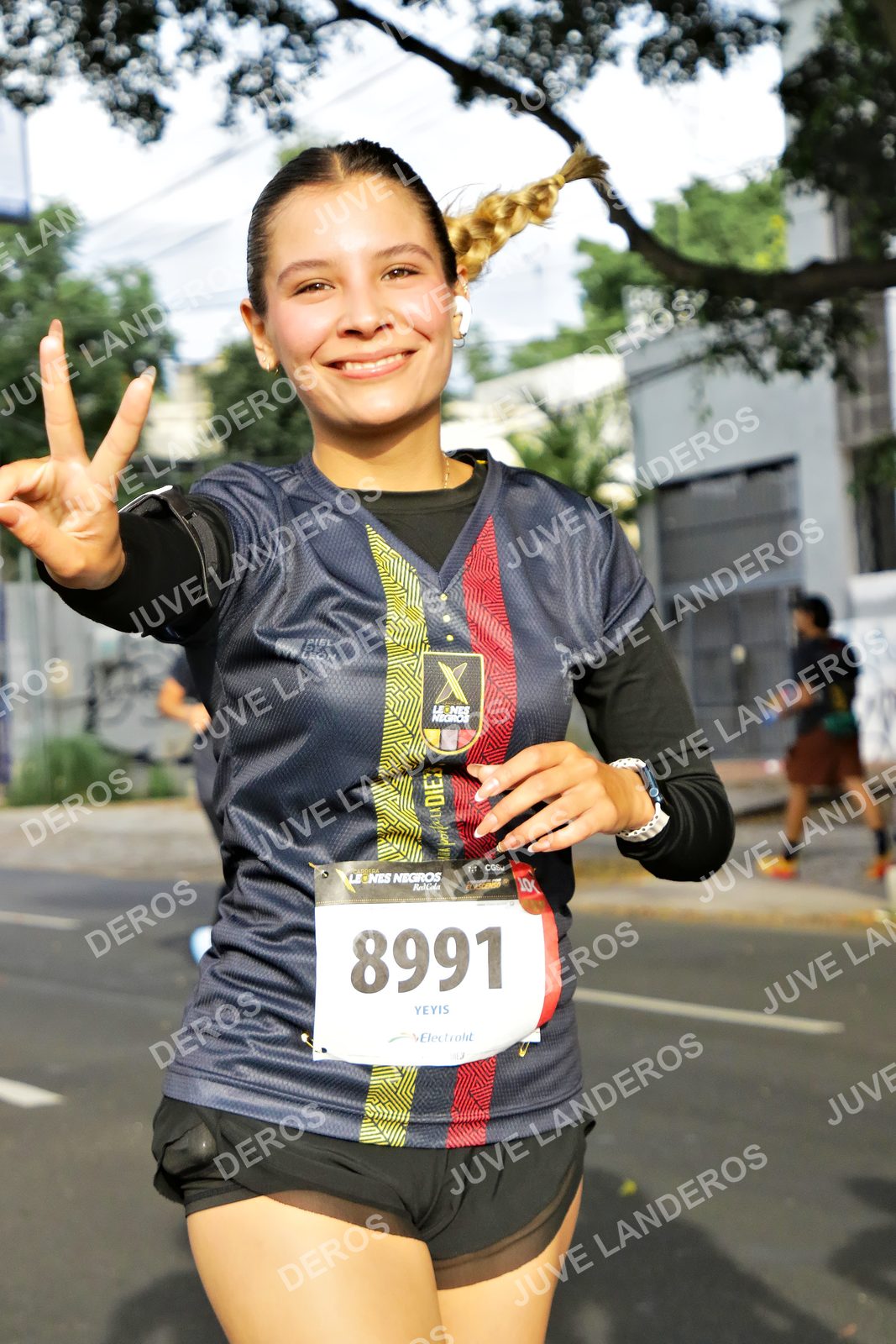 Foto de la X Carrera Leones Negros Red Cola 2026 en Rectoría General de la UdeG, Av. Juárez 976 (meta en Av. Enrique Díaz de León y Pedro Moreno), Guadalajara a las 08:12 · dorsal 8991