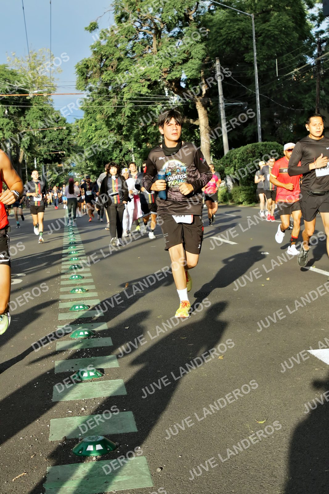 Foto de la X Carrera Leones Negros Red Cola 2026 en Rectoría General de la UdeG, Av. Juárez 976 (meta en Av. Enrique Díaz de León y Pedro Moreno), Guadalajara a las 07:44