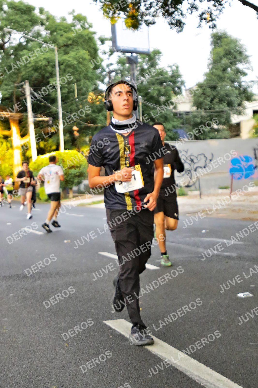 Foto de la X Carrera Leones Negros Red Cola 2026 en Rectoría General de la UdeG, Av. Juárez 976 (meta en Av. Enrique Díaz de León y Pedro Moreno), Guadalajara a las 05:03