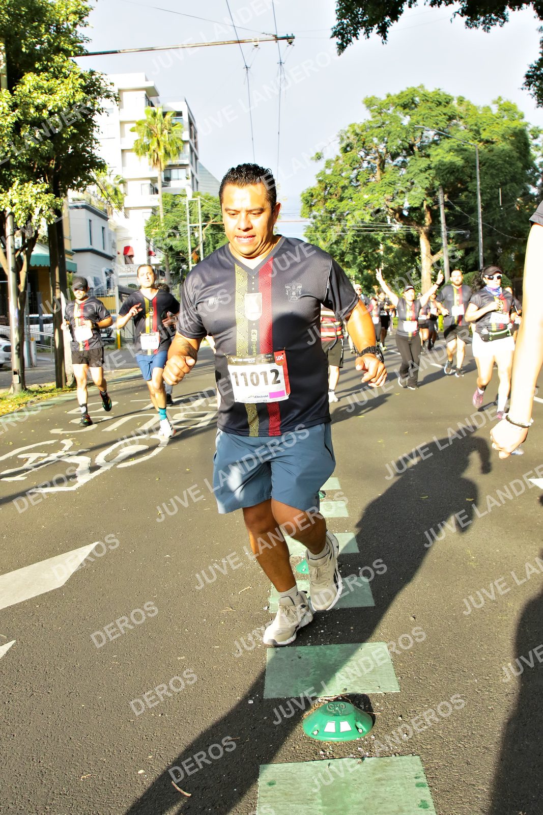 Foto de la X Carrera Leones Negros Red Cola 2026 en Rectoría General de la UdeG, Av. Juárez 976 (meta en Av. Enrique Díaz de León y Pedro Moreno), Guadalajara a las 07:55 · dorsal 11012