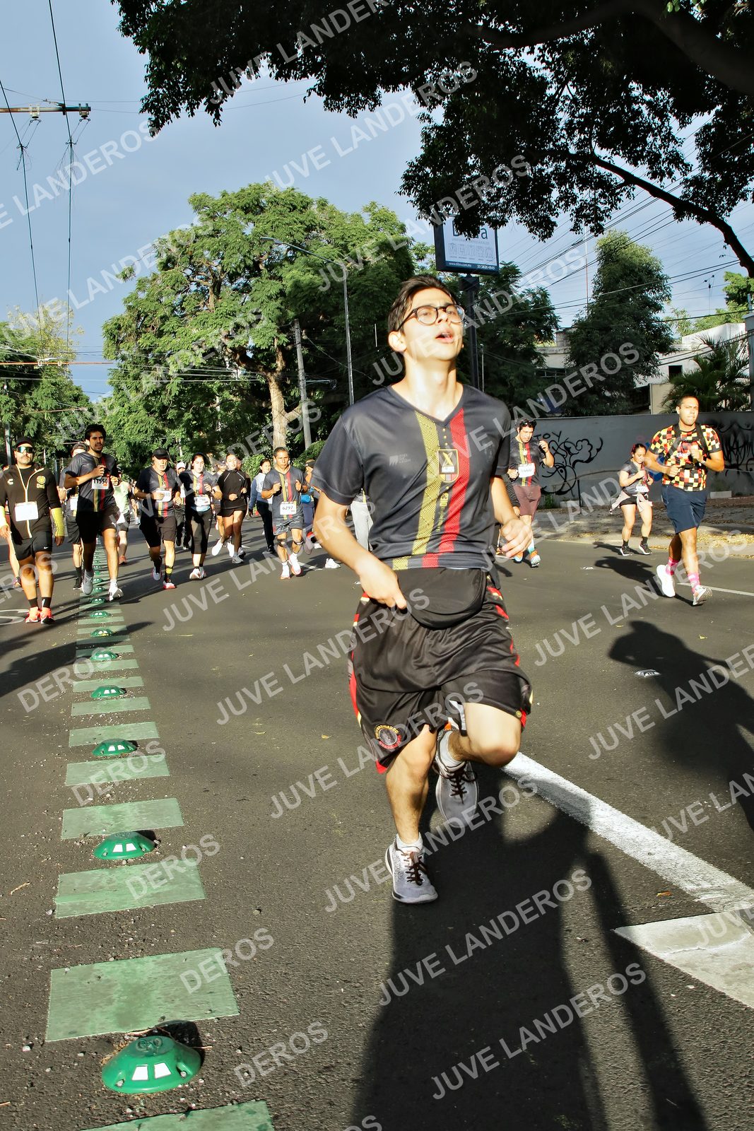 Foto de la X Carrera Leones Negros Red Cola 2026 en Rectoría General de la UdeG, Av. Juárez 976 (meta en Av. Enrique Díaz de León y Pedro Moreno), Guadalajara a las 07:52