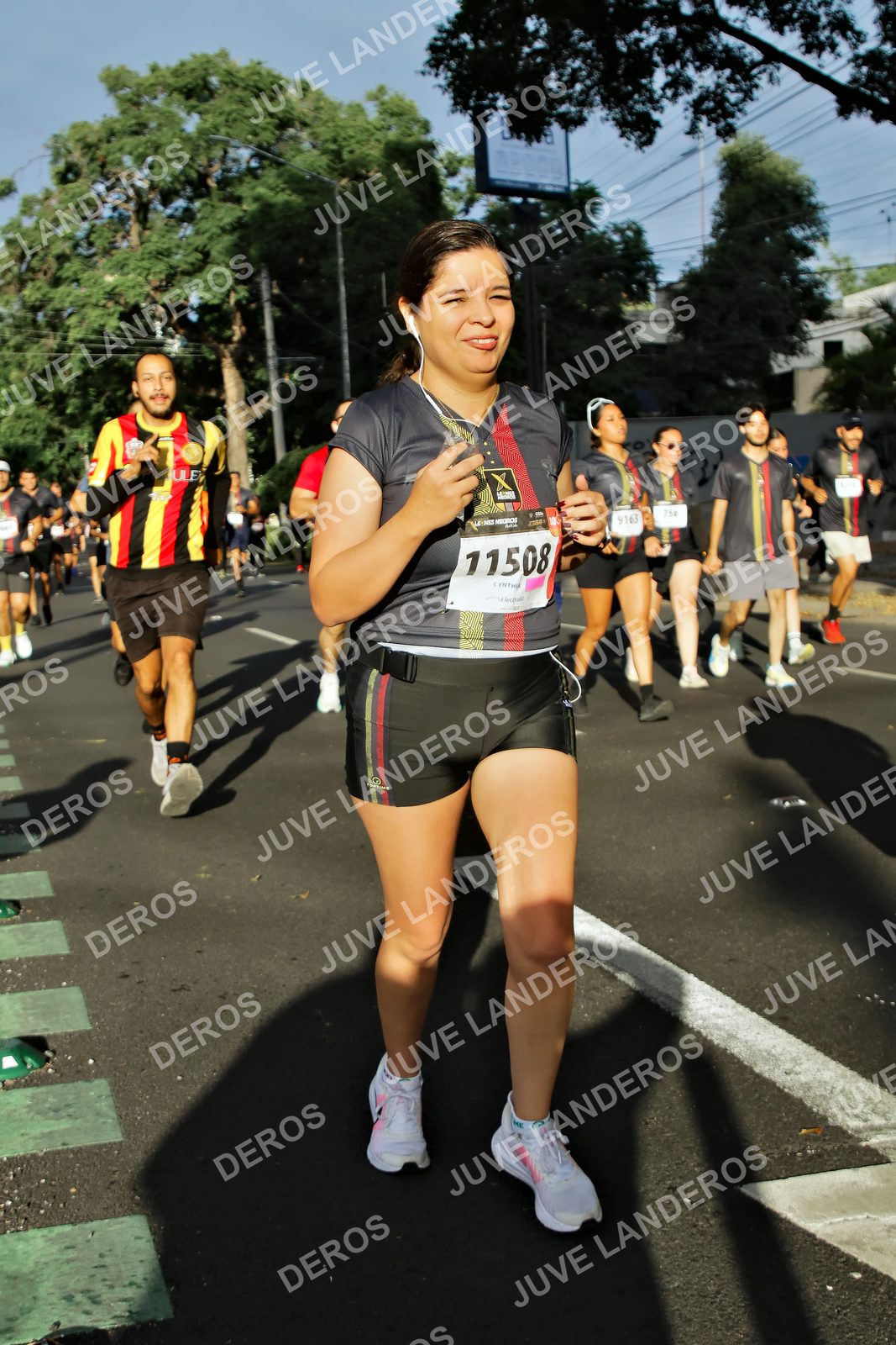 Foto de la X Carrera Leones Negros Red Cola 2026 en Rectoría General de la UdeG, Av. Juárez 976 (meta en Av. Enrique Díaz de León y Pedro Moreno), Guadalajara a las 07:51 · dorsal 11508, 9163