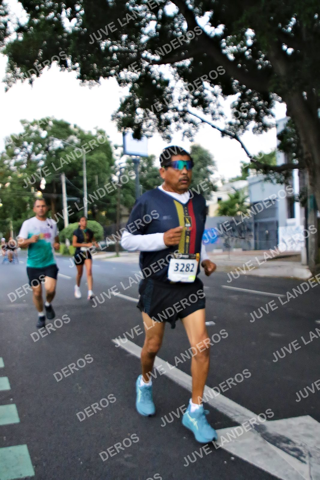 Foto de la X Carrera Leones Negros Red Cola 2026 en Rectoría General de la UdeG, Av. Juárez 976 (meta en Av. Enrique Díaz de León y Pedro Moreno), Guadalajara a las 04:57 · dorsal 3282