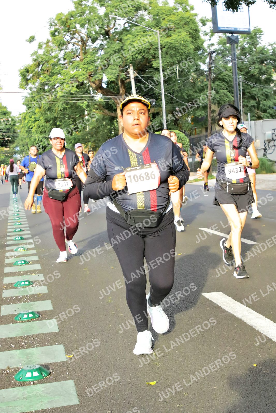 Foto de la X Carrera Leones Negros Red Cola 2026 en Rectoría General de la UdeG, Av. Juárez 976 (meta en Av. Enrique Díaz de León y Pedro Moreno), Guadalajara a las 08:04 · dorsal 10686, 9432