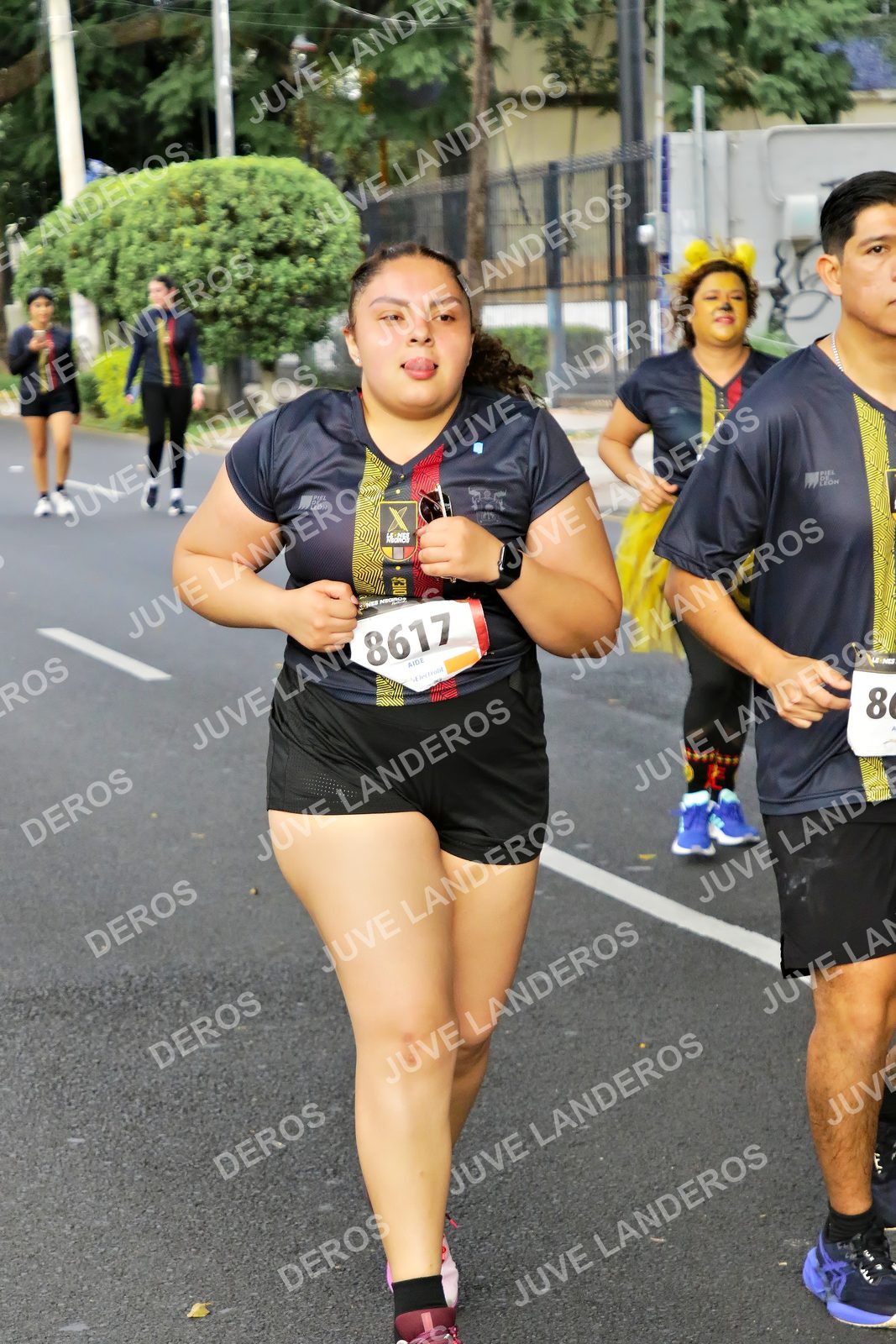 Foto de la X Carrera Leones Negros Red Cola 2026 en Rectoría General de la UdeG, Av. Juárez 976 (meta en Av. Enrique Díaz de León y Pedro Moreno), Guadalajara a las 08:22 · dorsal 8617