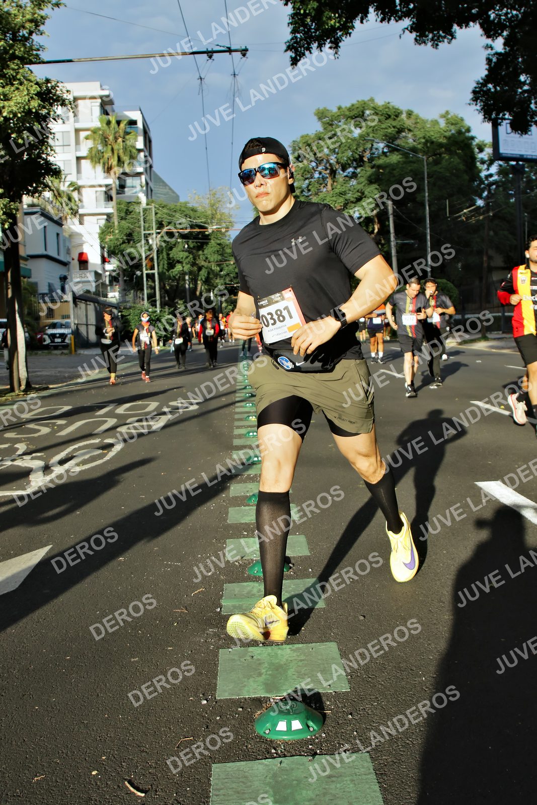 Foto de la X Carrera Leones Negros Red Cola 2026 en Rectoría General de la UdeG, Av. Juárez 976 (meta en Av. Enrique Díaz de León y Pedro Moreno), Guadalajara a las 07:46 · dorsal 381