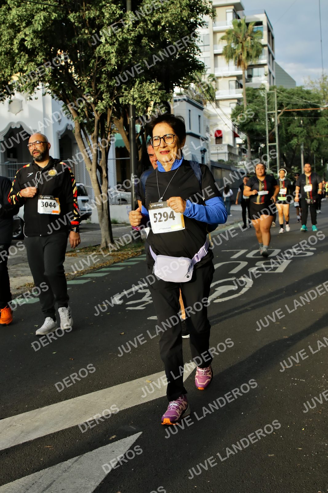 Foto de la X Carrera Leones Negros Red Cola 2026 en Rectoría General de la UdeG, Av. Juárez 976 (meta en Av. Enrique Díaz de León y Pedro Moreno), Guadalajara a las 07:33 · dorsal 5294, 3044