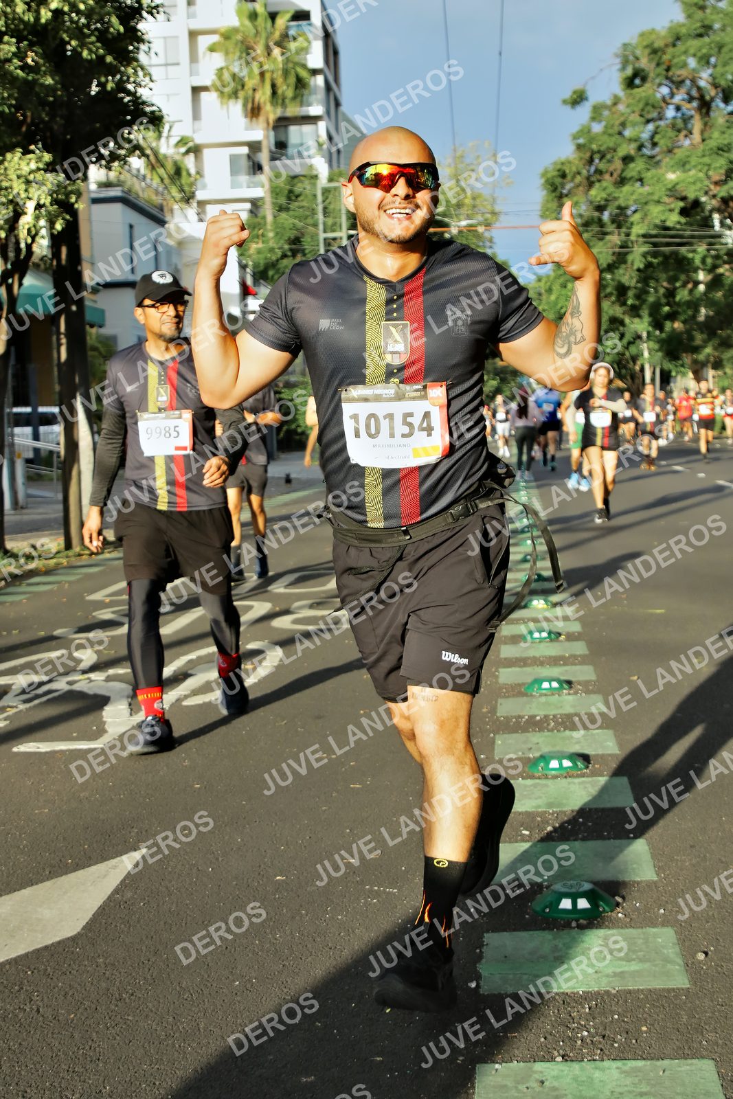 Foto de la X Carrera Leones Negros Red Cola 2026 en Rectoría General de la UdeG, Av. Juárez 976 (meta en Av. Enrique Díaz de León y Pedro Moreno), Guadalajara a las 07:43 · dorsal 10154, 9985